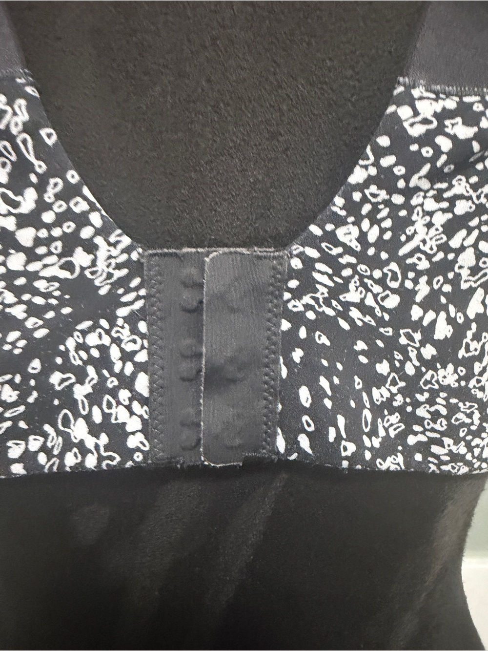 Lululemon In Alignment Bra Black - Picture 9 of 10